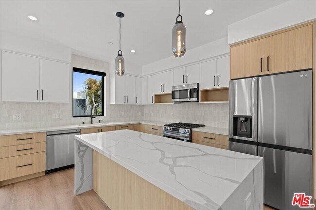 Photo - 4825 Satsuma Ave Unit 2