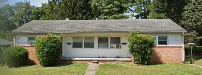 Building Photo - 107 Piedmont Ave N Unit B