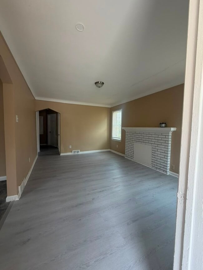 Photo - 19325 Gable St