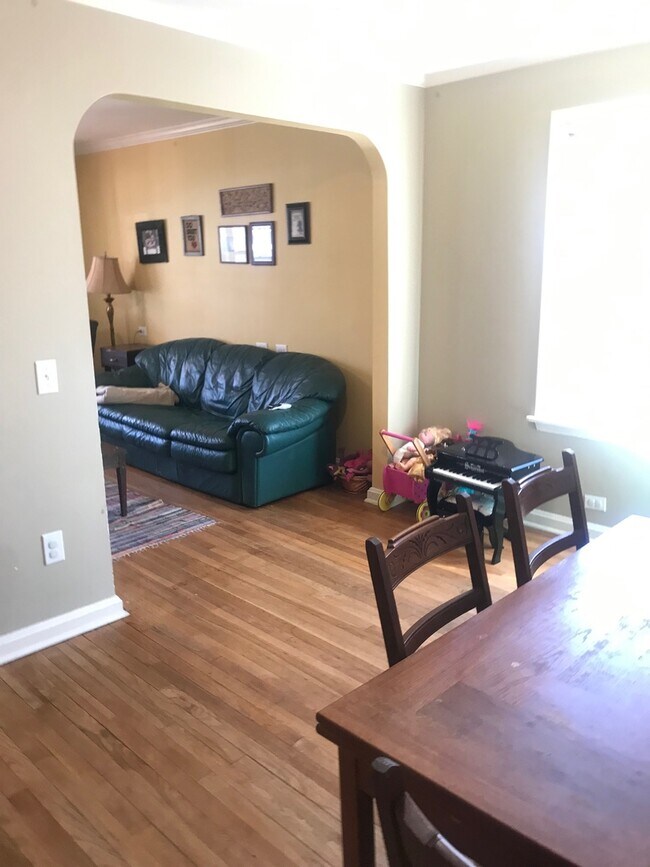 Photo - 306 19th St E