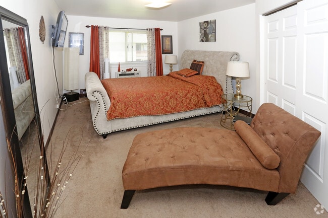2BR,1BA,852SF - The Maple