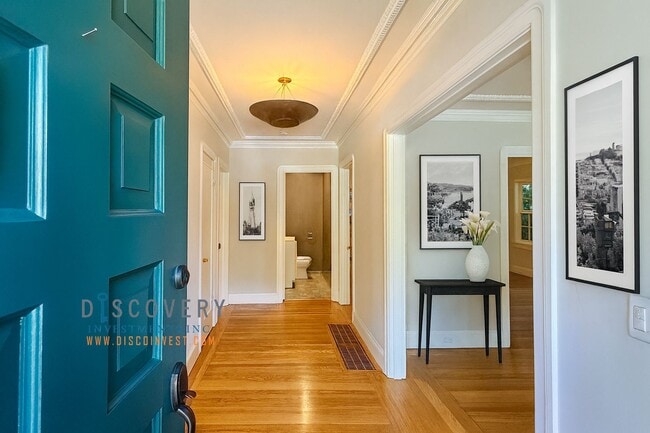 Photo - Upper Rockridge 3 Bedroom Home
