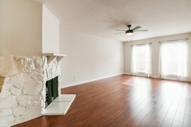 Photo - 4641 Wild Indigo St Unit 450