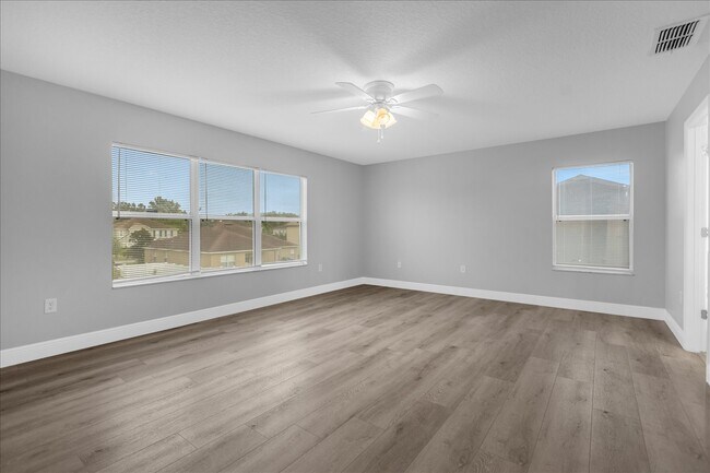 Photo - 247 Country Cottage Ln