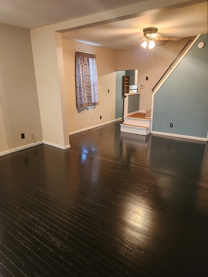 Photo - 1611 Ave G Ave