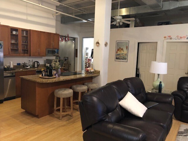 Photo - 121 Beach St Unidad 105