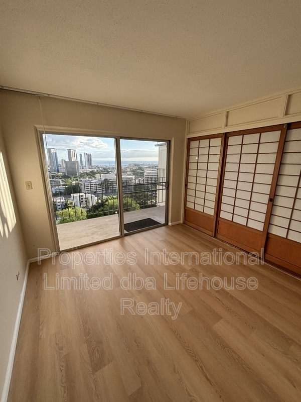 Photo - 625 Iolani Ave