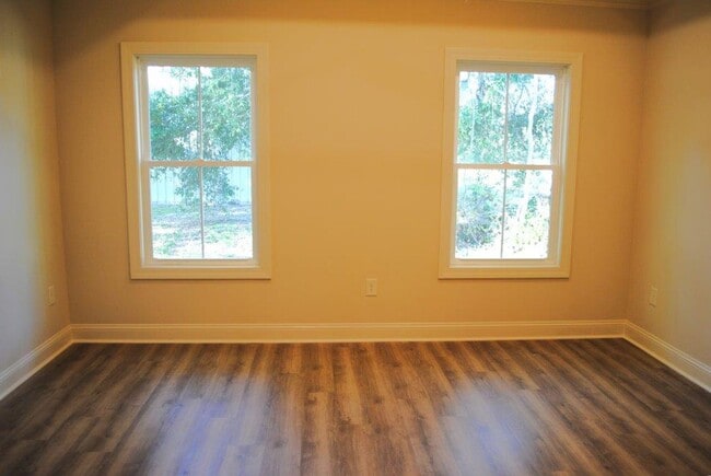 Photo - Sunnyside Village