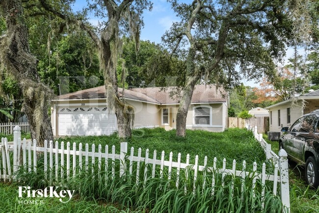 Photo - 325 Crabtree Ave