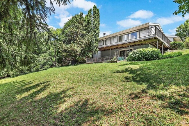 Photo - 2914 Maple Grove Dr