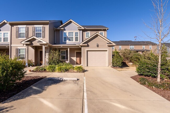 Photo - 704 Red Cedar Ct Townhome