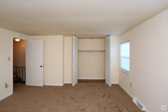 2 Bedroom - 1st Bedroom - Belair Townhomes