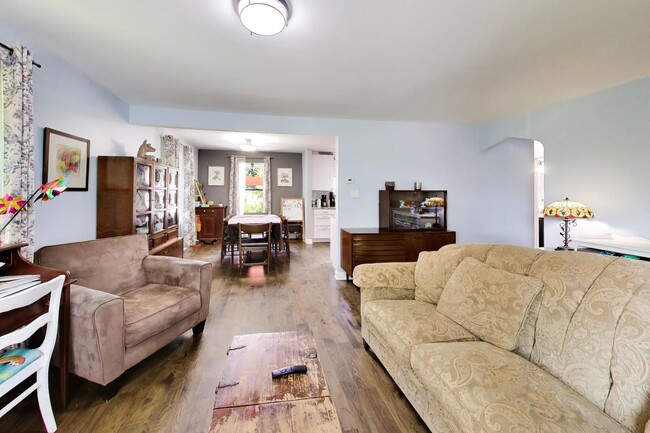 8326 N Kostner Ave