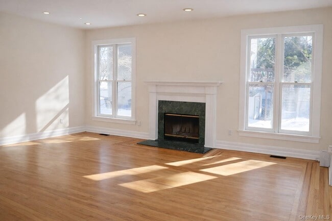 Photo - 16 Clinton Ave