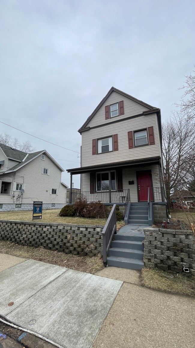 Photo - 2311 Grandview Ave