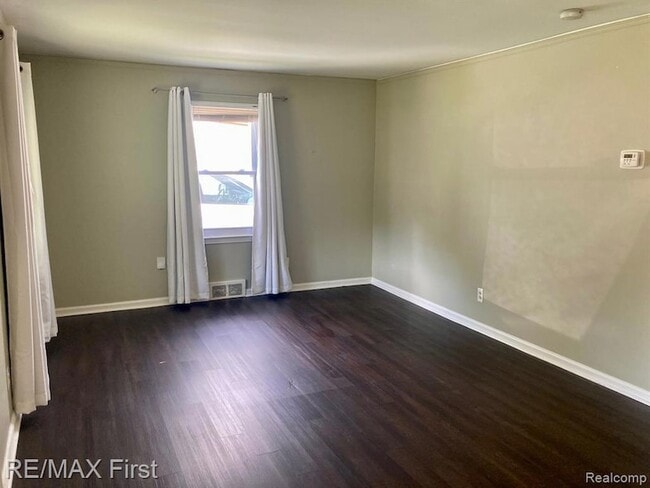 Photo - 402 Kensington Ave