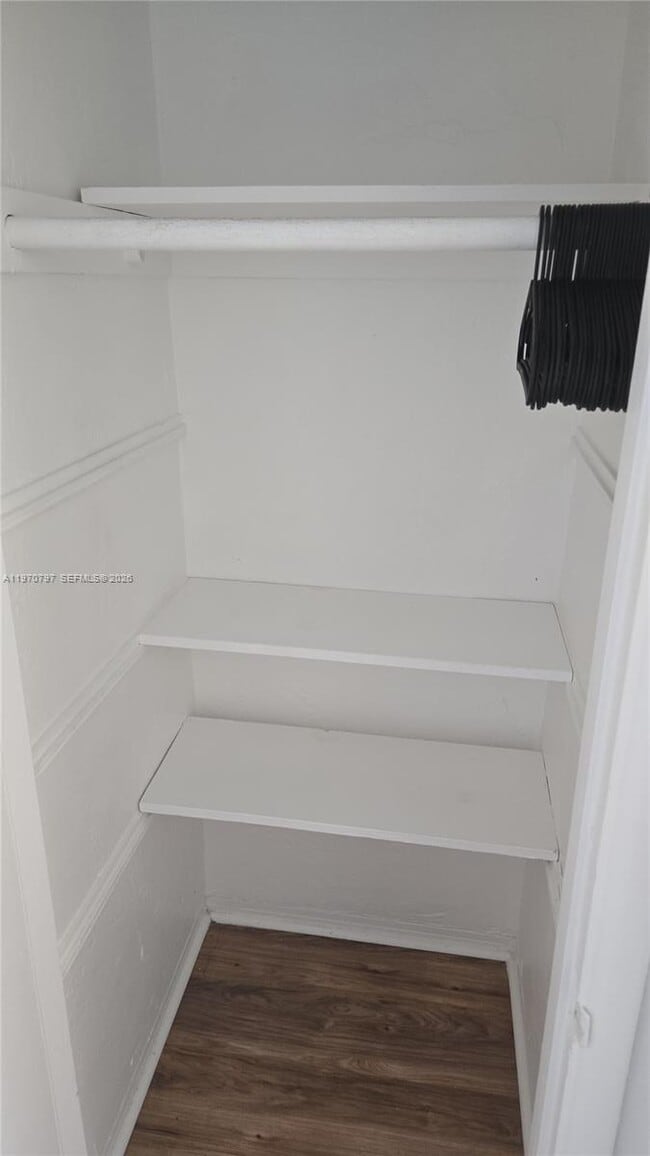 Photo - 9270 E Bay Harbor Dr Unidad 6B