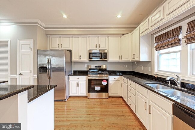 Photo - 1535 Gales St NE