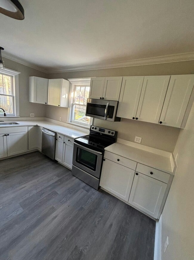 Photo - 208 5th Ave E