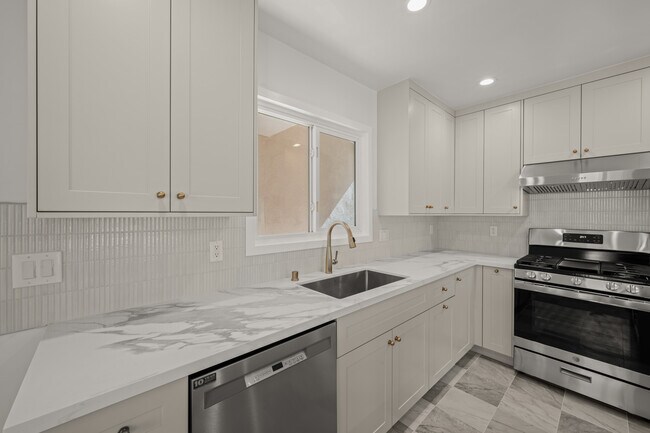 Photo - 5935 W 79th St