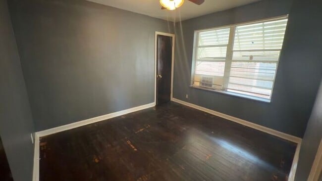 Photo - Beautiful 2 Bed 1 Bath For Rent!