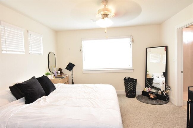 Photo - 331 Alamar Knot Way
