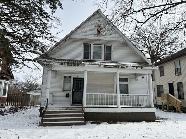 Building Photo - 1103 N Franklin St Rental