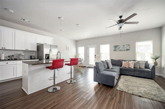 Photo - 7126 Chara Ln