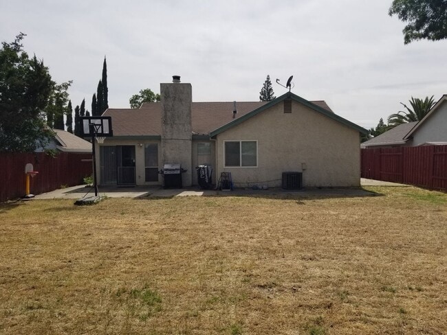 Photo - House For Rent!