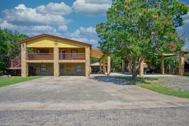 Photo - 2481 Lakeshore Dr