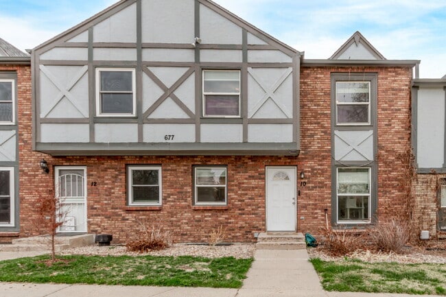 Building Photo - Lovely Three bed / Two bath for rent Unit 10 Rental