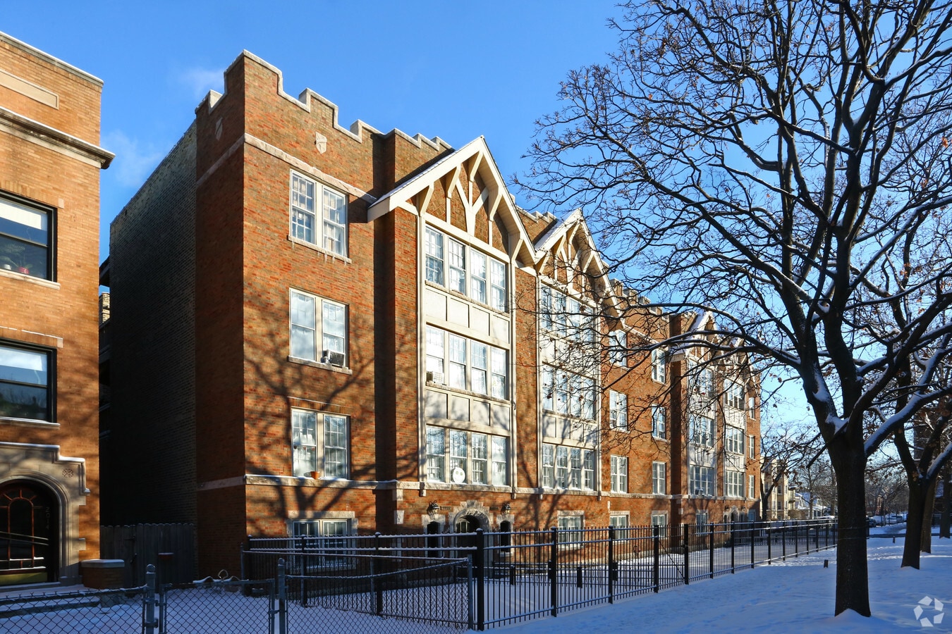 2000-2006 W Fargo Ave - Rogers Park Apartments
