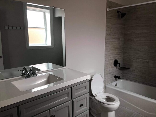 Photo - 6552 W Roscoe St Unit 4