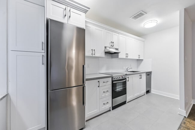 Building Photo - 151 St George St Unit 00302