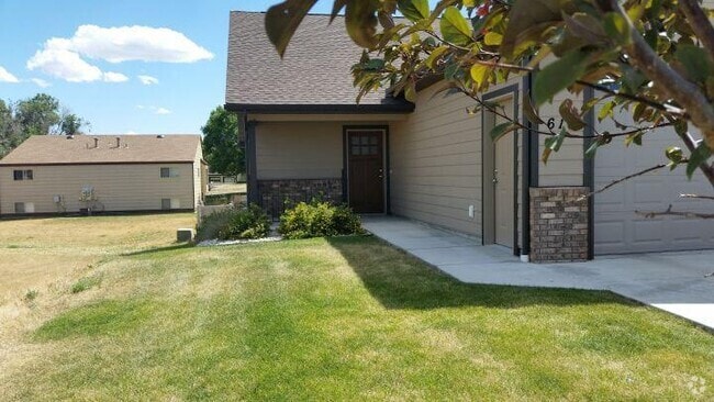 Building Photo - 4 bedroom in Billings MT 59105 Rental