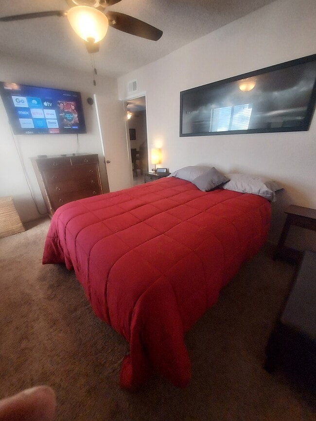 Private Rental Room - 2100 W Palmyra Ave Unit 59