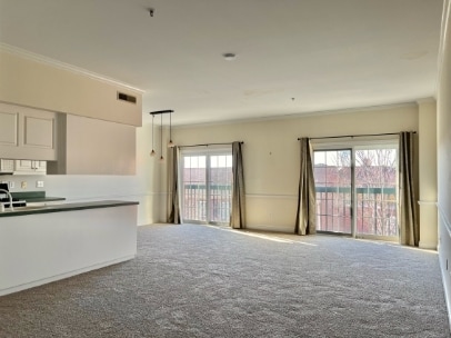 Building Photo - 212 Middle St Rental