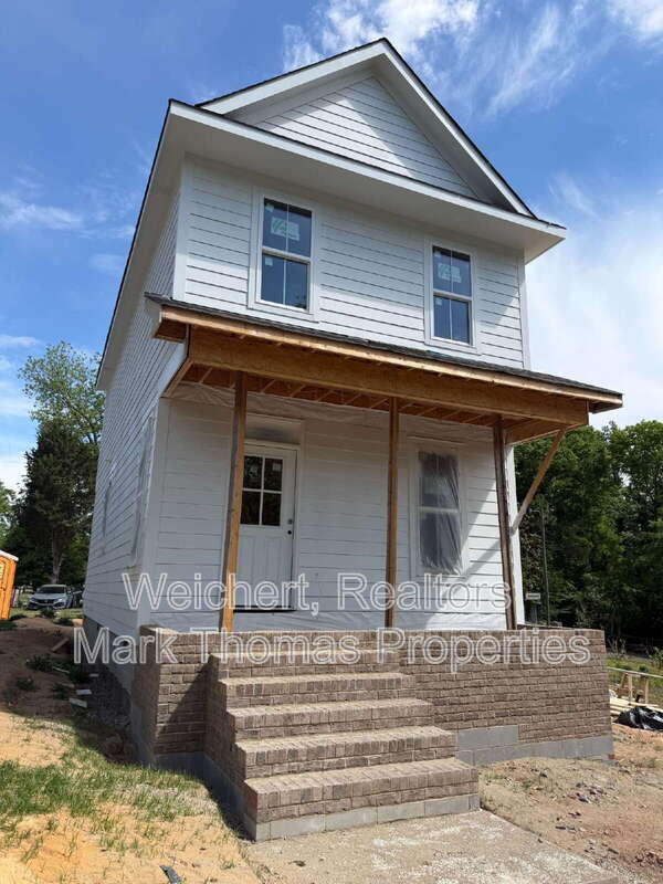 Building Photo - 1203 Fern St