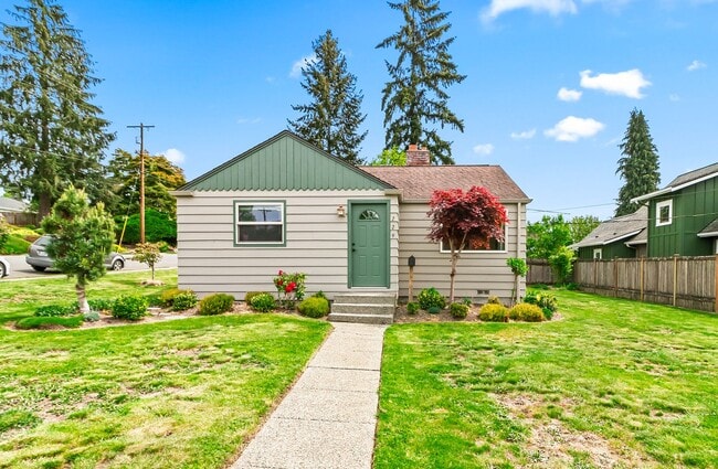 Building Photo - Craftsman Style Rambler~Historic District