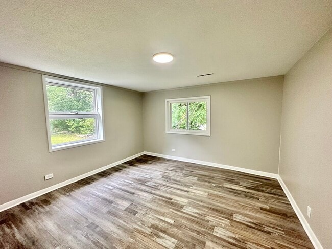 Photo - 2527 Lynner Dr