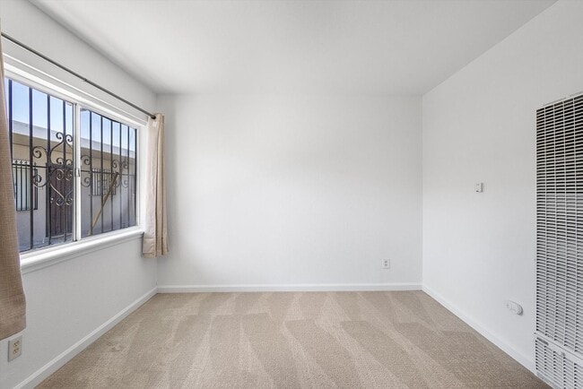 Photo - 1843-1847 E 25th St Unidad 1843 E. 25th St. #2