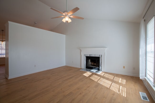 Photo - 304 Holly Pines Ct