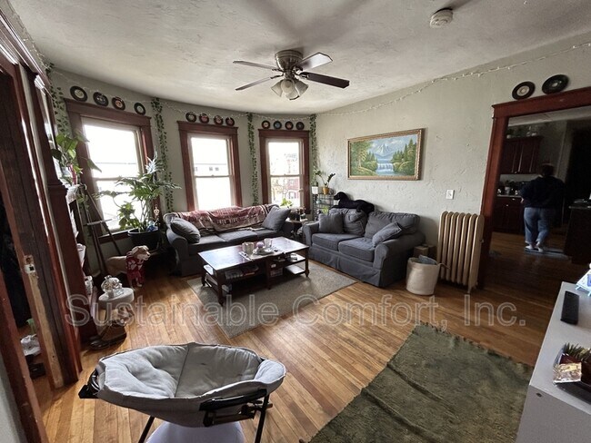 Building Photo - 49 Beaver St