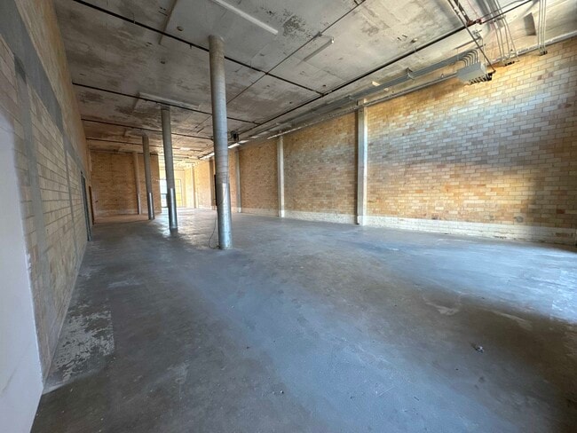 Building Photo - 215 Coca-Cola Pl Unit 115