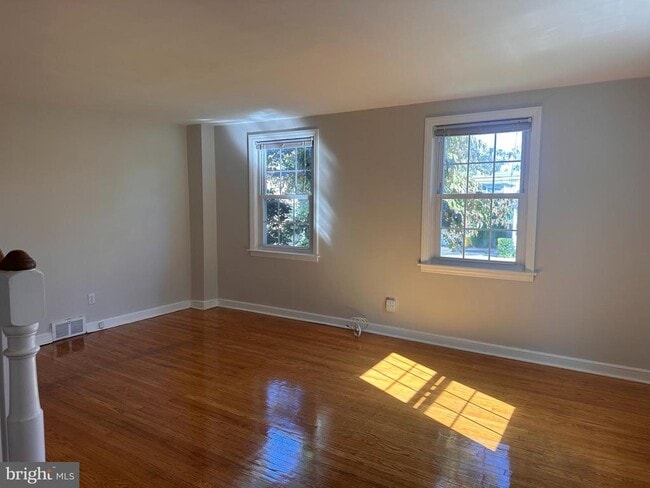 Building Photo - 518 Gordon Ave Rental