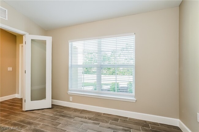 Photo - 2903 8th St W