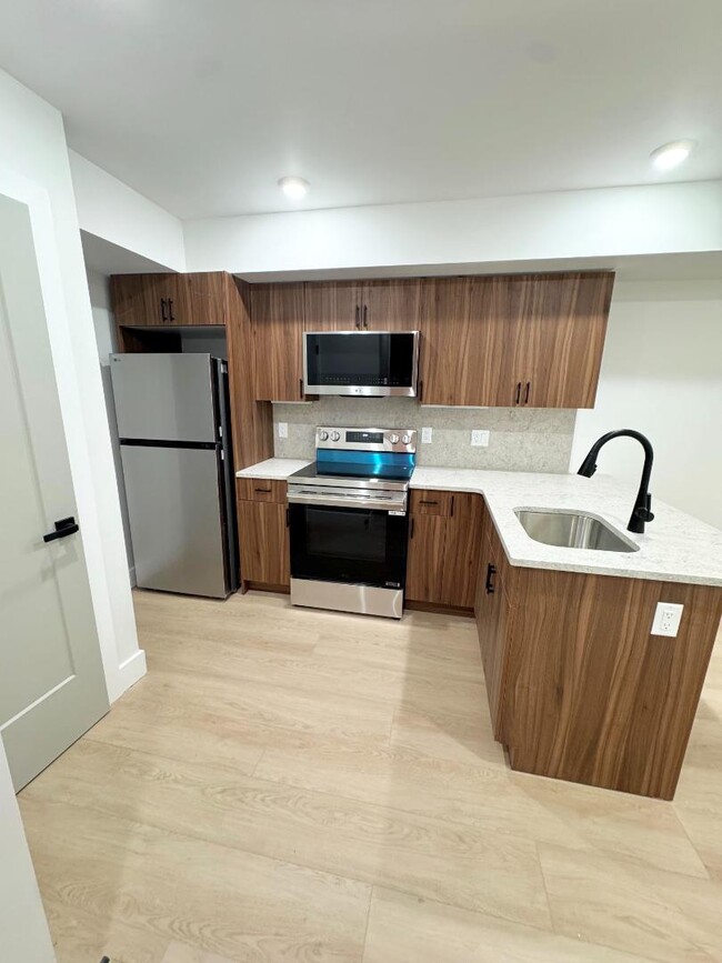 Photo - 116 E Huntingdon St