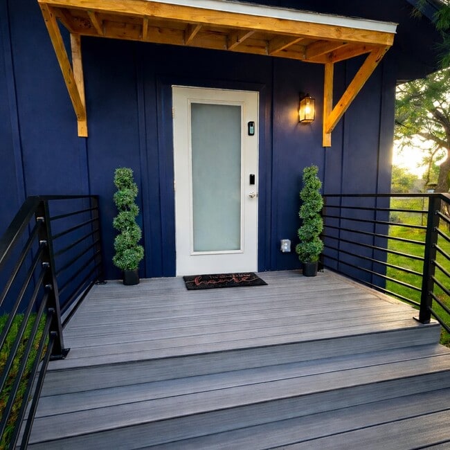 Photo - 801 E Knollwood St