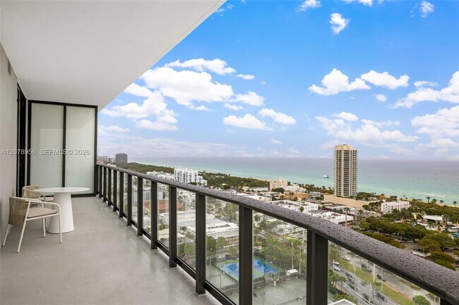 580 72nd St Unit PH02