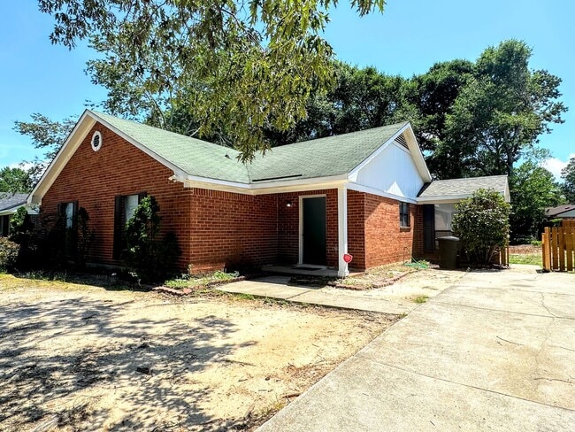 3/2 No carpet & Fenced yard off Old Waynes... - 3/2 No carpet & Fenced yard off Old Waynes... Casa